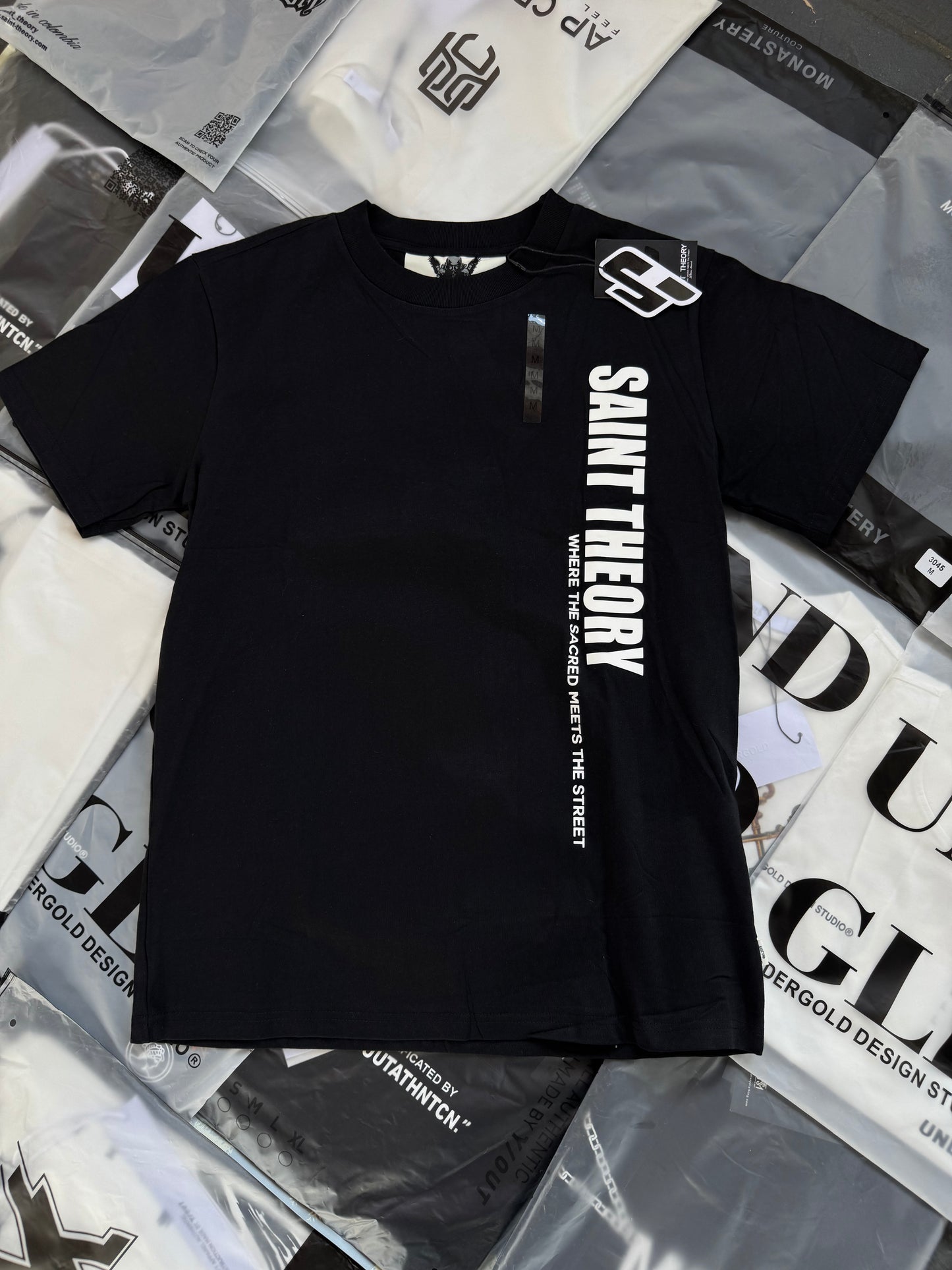 CAMISETA | SAINT THEORY