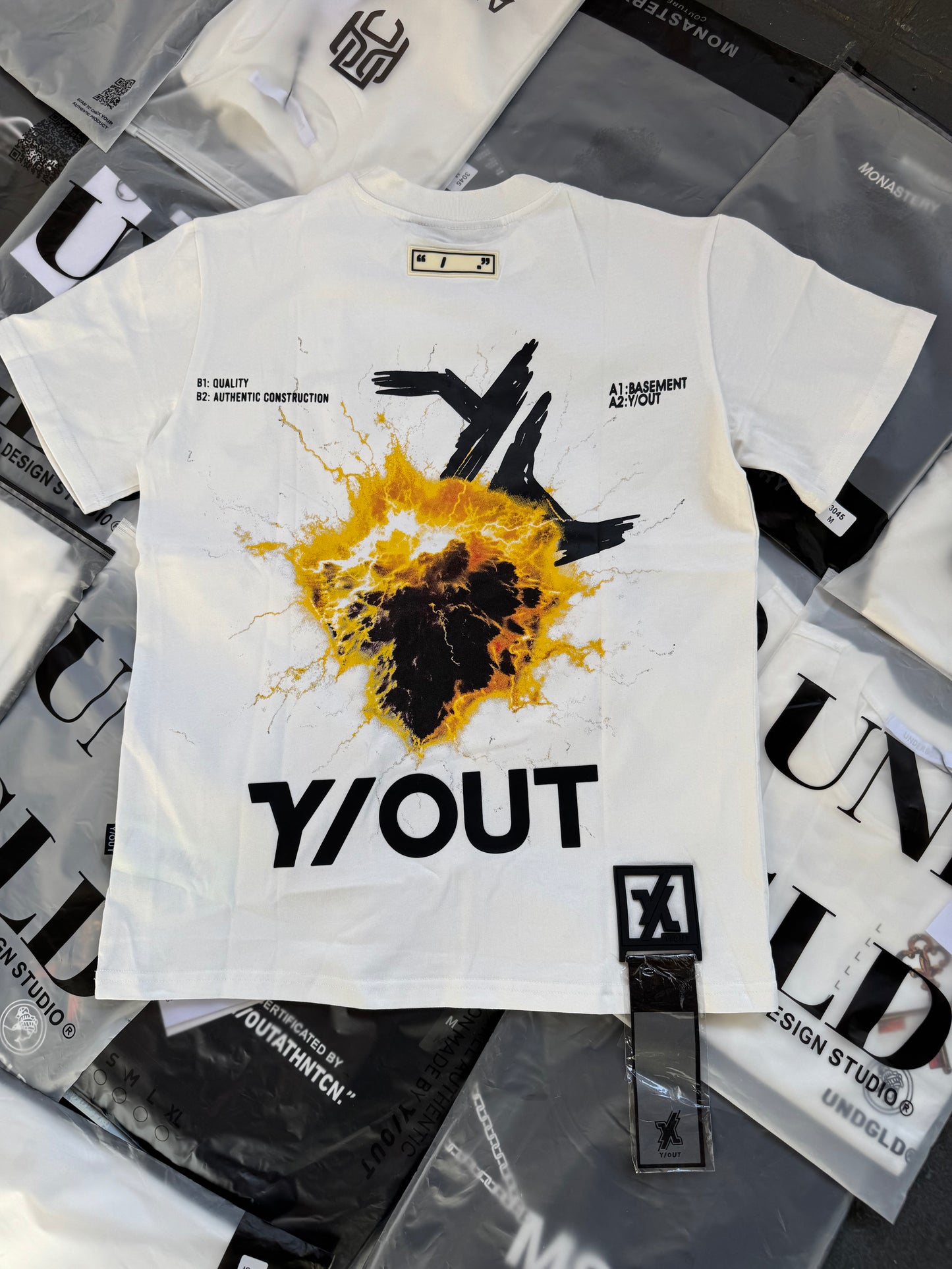 CAMISETA | Y/OUT